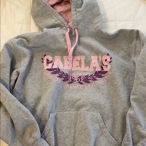 SOLD - Cabela’s hoodie 💗🌲